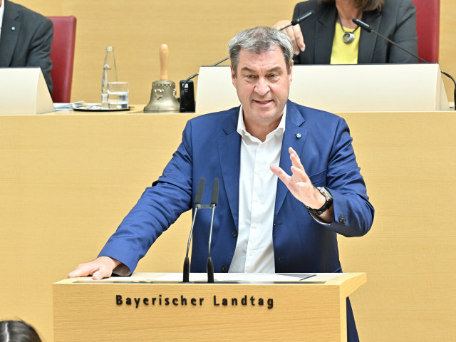 Bavorská CSU jasně potvrdila zemského premiéra Södera v předsednickém křesle