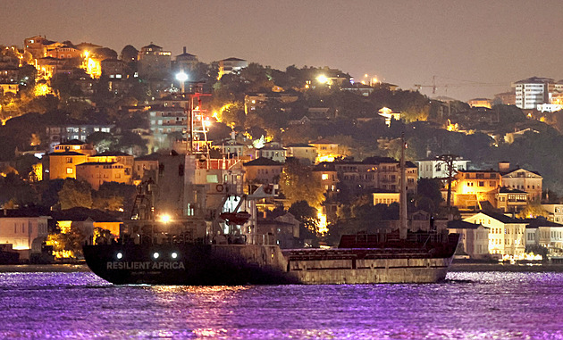 Do Istanbulu doplula druhá loď s obilím z Ukrajiny, ruským hrozbám navzdory