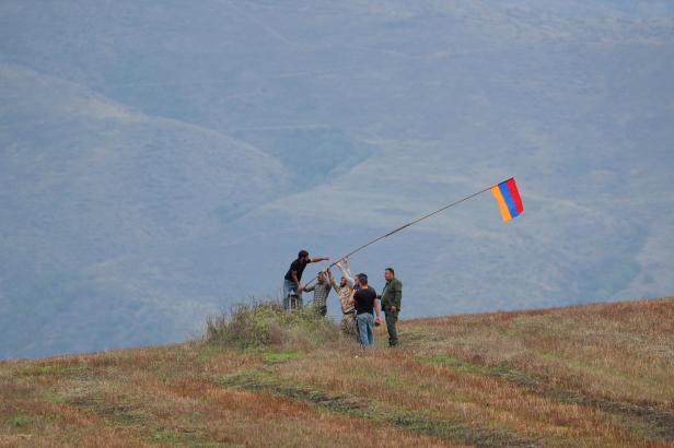 

Etničtí Arméni chtějí odejít z Karabachu, bojí se etnických čistek

