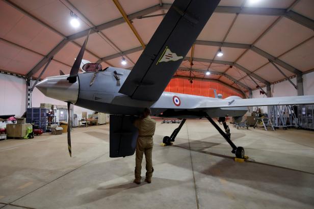 

Francie stáhne své vojáky z Nigeru, domů se vrátí také její velvyslanec

