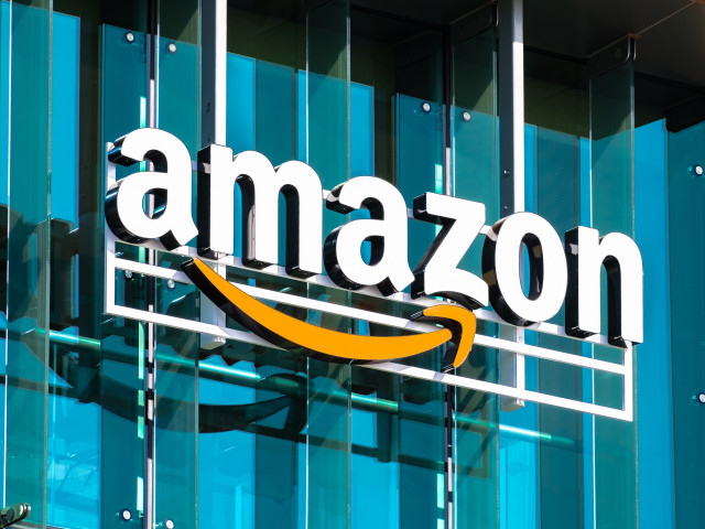 Americká obchodní komise podala antimonopolní žalobu na Amazon. Brání prý konkurenci ve snižování cen