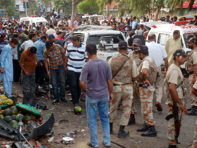 Pumový útok během oslav Mohameda. Sebevražedný atentátník zabil 52 muslimů a 50 jich zranil
