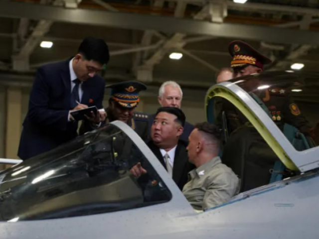 Zásobuje už Kim Rusko zbraněmi? V Pchjonjangu přistálo „záhadné“ ruské letadlo