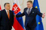 Těším se na spolupráci s vlastencem, reagoval nadšeně Orbán. Pogratuloval Ficovi k vítězství