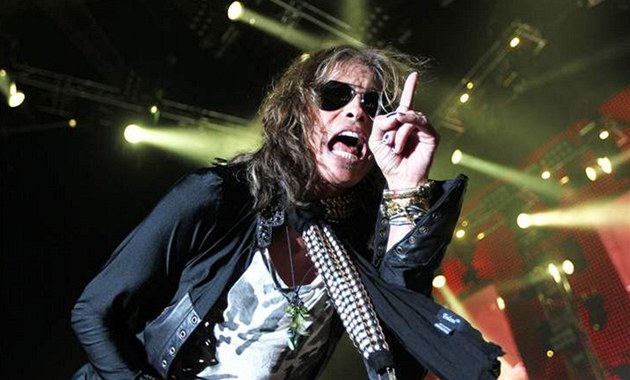 Steven Tyler má zlomený hrtan, Aerosmith ruší všechny své letošní koncerty