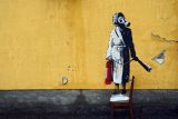 Odstranil Banksyho graffiti z domu v Hostomelu. Soud za to muži z Kyjeva udělil podmínku