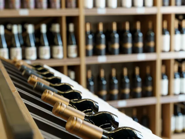 Svaz vinařů prosazuje minimální cenu ethanolu, místo spotřební daně na tiché víno