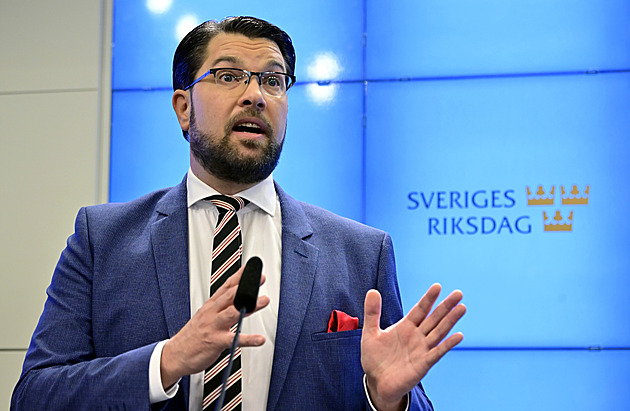 Zbourejme mešity, vyzval šéf Švédských demokratů. Neuctivé, odmítl premiér