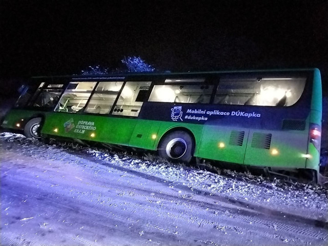 Mrazivé počasí zavařilo českým řidičům. A přijde i nové sněžení