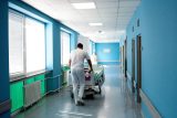 ‚Omezení péče bude pokračovat i v lednu,‘ myslí si šéf Asociace českých a moravských nemocnic