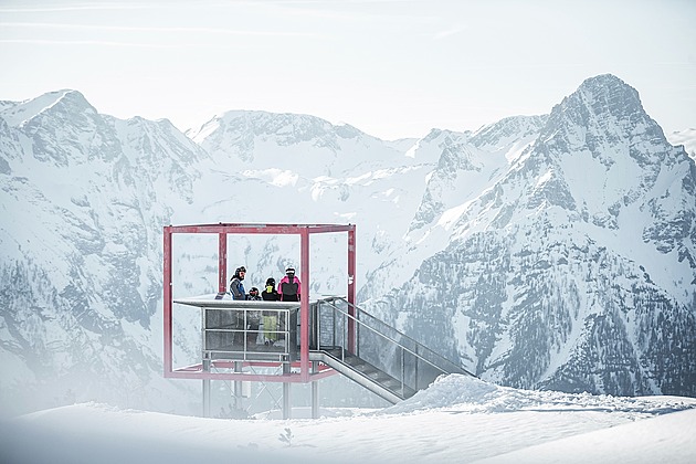 Sněhu je dost. Vybraná alpská střediska v Rakousku zahajují sezonu