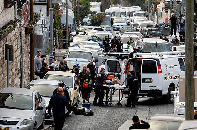 Teror v Jeruzalémě stál život šestnáctiletou, podle médií útočili dva střelci
