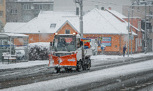 Na jihu Čech a Vysočině bude silně sněžit. Meteorologové varují před kalamitou