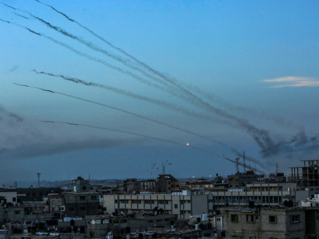 Na jihu Izraele zní sirény varující před raketami Hamásu
