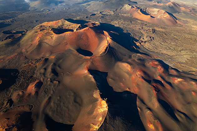 Takhle to vypadá na Marsu. Lanzarote se chlubí krajinou jako z jiné planety