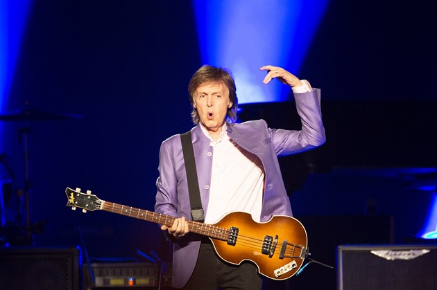 Našla se ukradená baskytara Paula McCartneyho, vrátila se mu po půl století