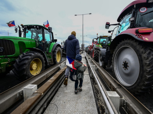 „Protest nám ukradli,“ stěžují si zemědělci, část z nich odjíždí domů