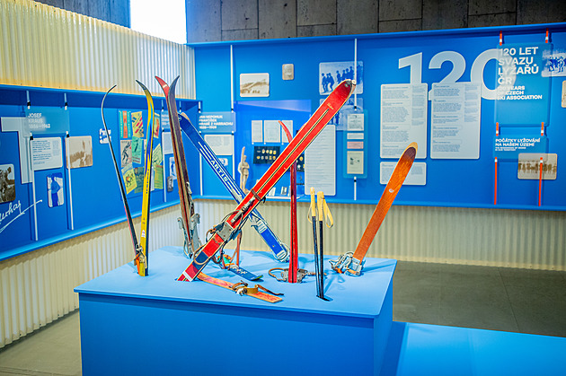 Raškova čepice a Hančovy lyže. Národní muzeum otevřelo výstavu pro lyžaře