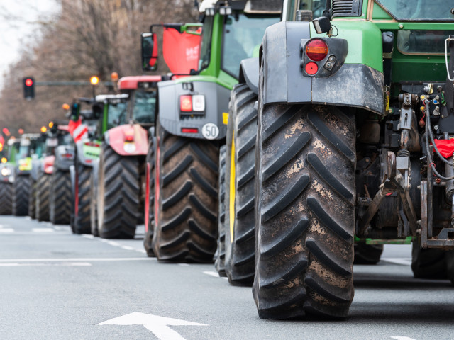 Zemědělci na protest zablokují Prahu. Vláda mluví o „proruské dezinfoscéně“