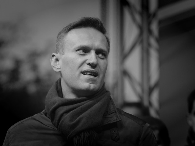 Rusové pokládající květiny za Navalného jsou zatýkáni. „Je to v souladu se zákonem,” vzkázal Kreml