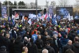 ‚Dva měsíce bez práce, to už není legrace.‘ Na protest před Liberty Ostrava se sešly tisíce lidí
