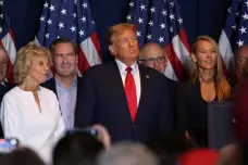 Trump podle průběžných výsledků vyhrál republikánské primárky v Jižní Karolíně