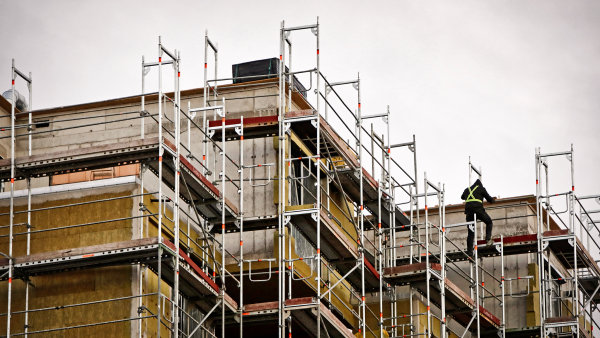 Průzkum: Většina staveb se v Česku povolí do roka. Nejrychleji lze stavět bydlení a sklady