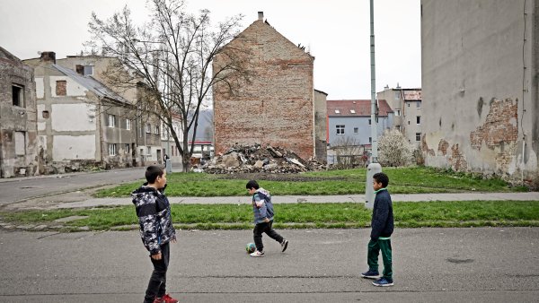 První velký plán, jak pomoci Karlovarskému a Ústeckému kraji: nižší daně a lepší školy