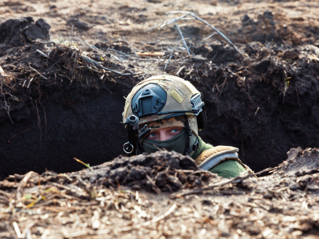 Ruská armáda po dobytí Avdijivky postupuje dál. Kyjev potvrdil ústup svých jednotek