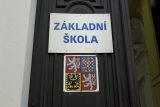 Více než polovina zaměstnanců školy v Praze-Újezdě dala výpověď. Vadí jim výběrové řízení na ředitele