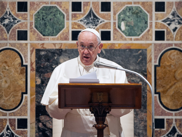 „Nejstrašnějším nebezpečím“ doby je genderová ideologie, varuje papež František