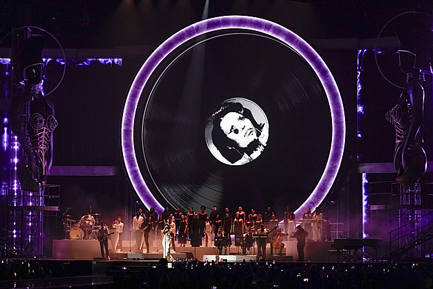 Letošní Brit Awards ovládla zpěvačka Raye, získala rekordních šest cen