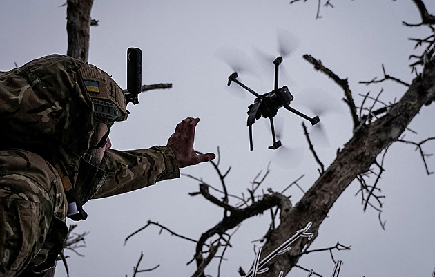 Ruská protivzdušná obrana nad Krymem zničila 38 ukrajinských dronů, píše agentura