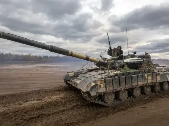 VIDEO: Rusové loví západní zbraně. Ničí tanky, radary i poslední funkční houfnice