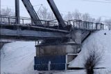 ONLINE: Výbuch poničil most, po kterém Rusové převážejí munici. Potvrdila to i ukrajinská rozvědka