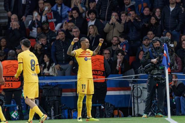 

Raphinha úřadoval a Barcelona veze z Paříže vítězství, Atlético si poradilo s Dortmundem

