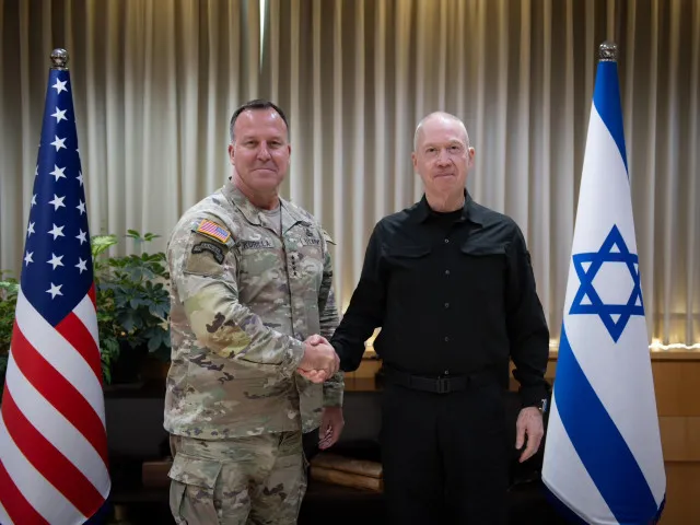 Do Izraele přijel americký generál. Rostou obavy z možného raketového útoku Íránu