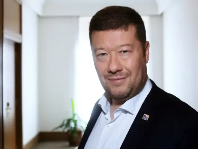 SPD potvrdilo Okamuru, dorazil i Zeman. „Peníze Čechům, ne Ukrajině. Ne migraci, ne euru“