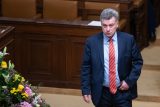 Poslanci jednali čtyři hodiny o insolvencích. ‚ODS má v otázce oddlužení blíž k ANO,‘ řekl ministr Blažek