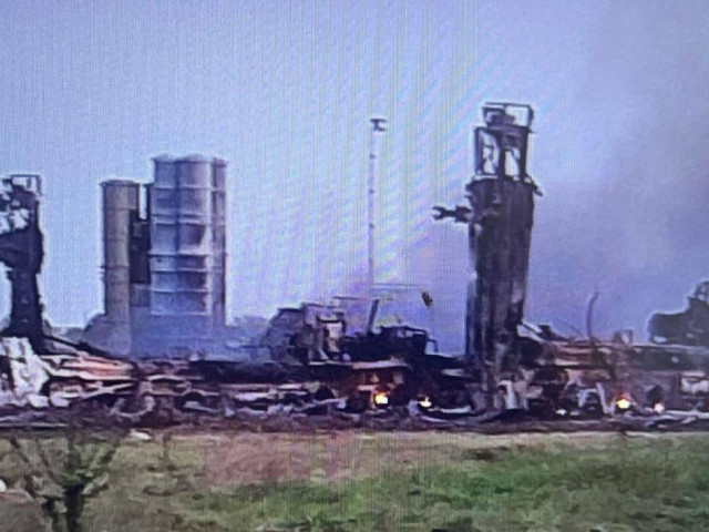 Vojenské letiště na Krymu hořelo. Ukrajinská rozvědka zničila vrtulník Mi-8 v Rusku