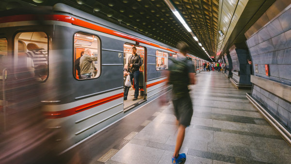 Dopravní podnik vypsal tendr na vlaky bez řidiče pro metro C a D
