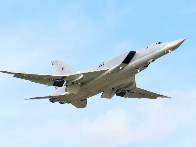 VIDEO: Na jihozápadě Ruska se zřítil strategický bombardér Tu-22M3