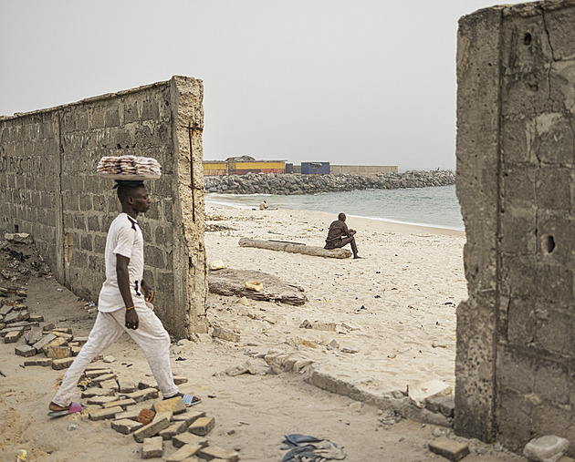 Lagos zpoplatnil vstup na veřejné pláže. Nigerijci se na ně už nedostanou