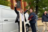 Podobný vůz jsem ještě nežehnal, prohlásil biskup po posvěcení chladírenského vozu pro Ukrajinu