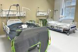 Vyztužené postele, zvedáky. V pražské Všeobecné fakultní nemocnici mají XXL oddělení pro obézní
