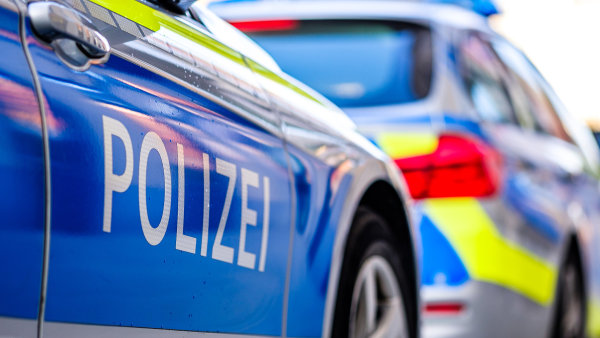 Německá policie zadržela spolupracovníka lídra kandidátky AfD pro eurovolby. Podezřívá ho ze špionáže pro Čínu