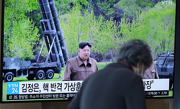 Severní Korea cvičila jaderný protiútok, manévry osobně řídil Kim