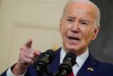 Biden podepsal vojenskou pomoc Ukrajině. ‚Vybavení začneme posílat během hodin,‘ prohlásil