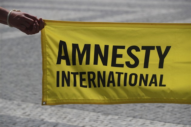 Nenávist vůči Ukrajincům, segregace Romů. Amnesty International kritizuje Česko