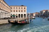 Benátky nově vybírají poplatky za vstup. Turisté bez ubytování zaplatí pět eur
